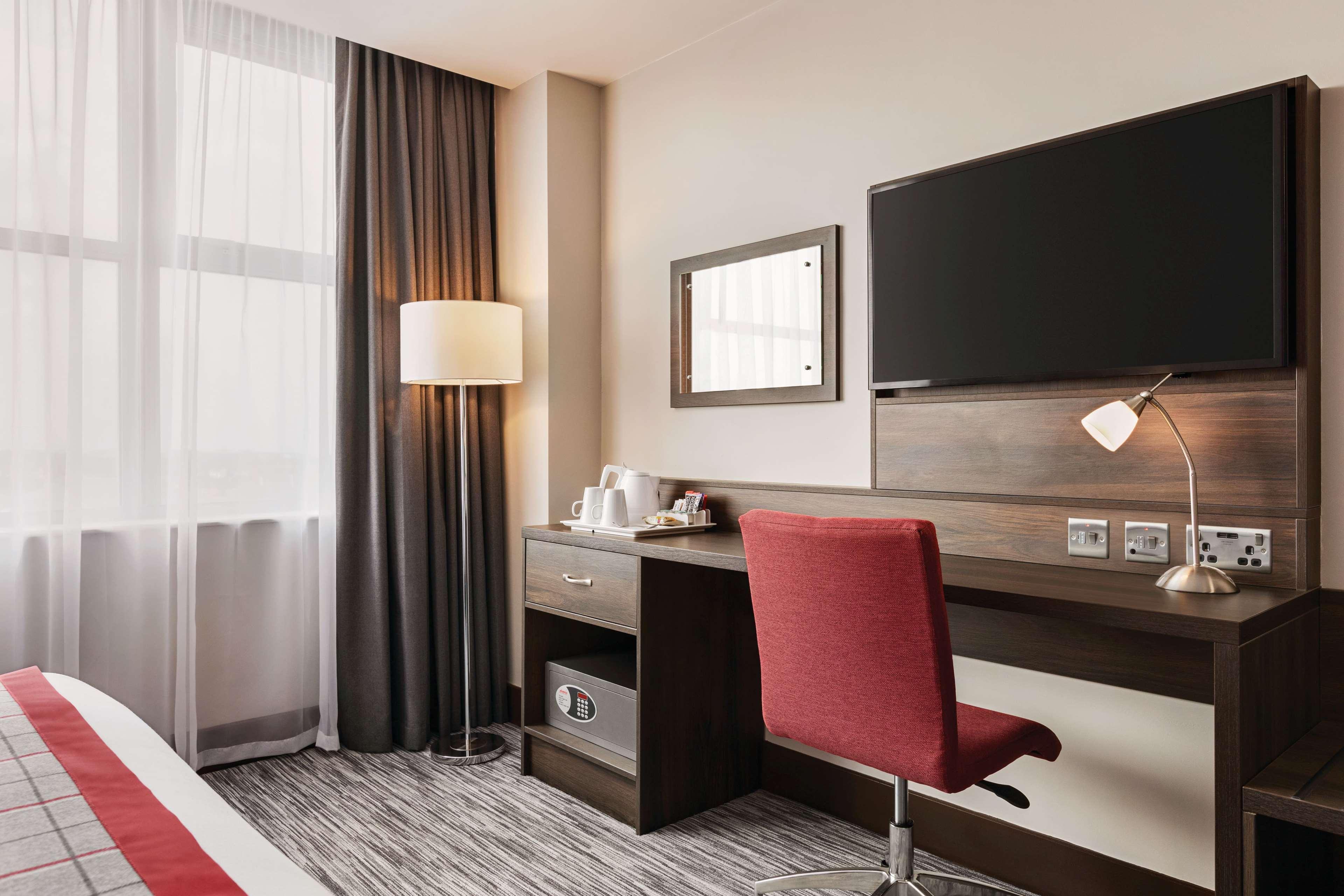 Ramada By Wyndham Leeds East Leeds (West Yorkshire) Exterior foto